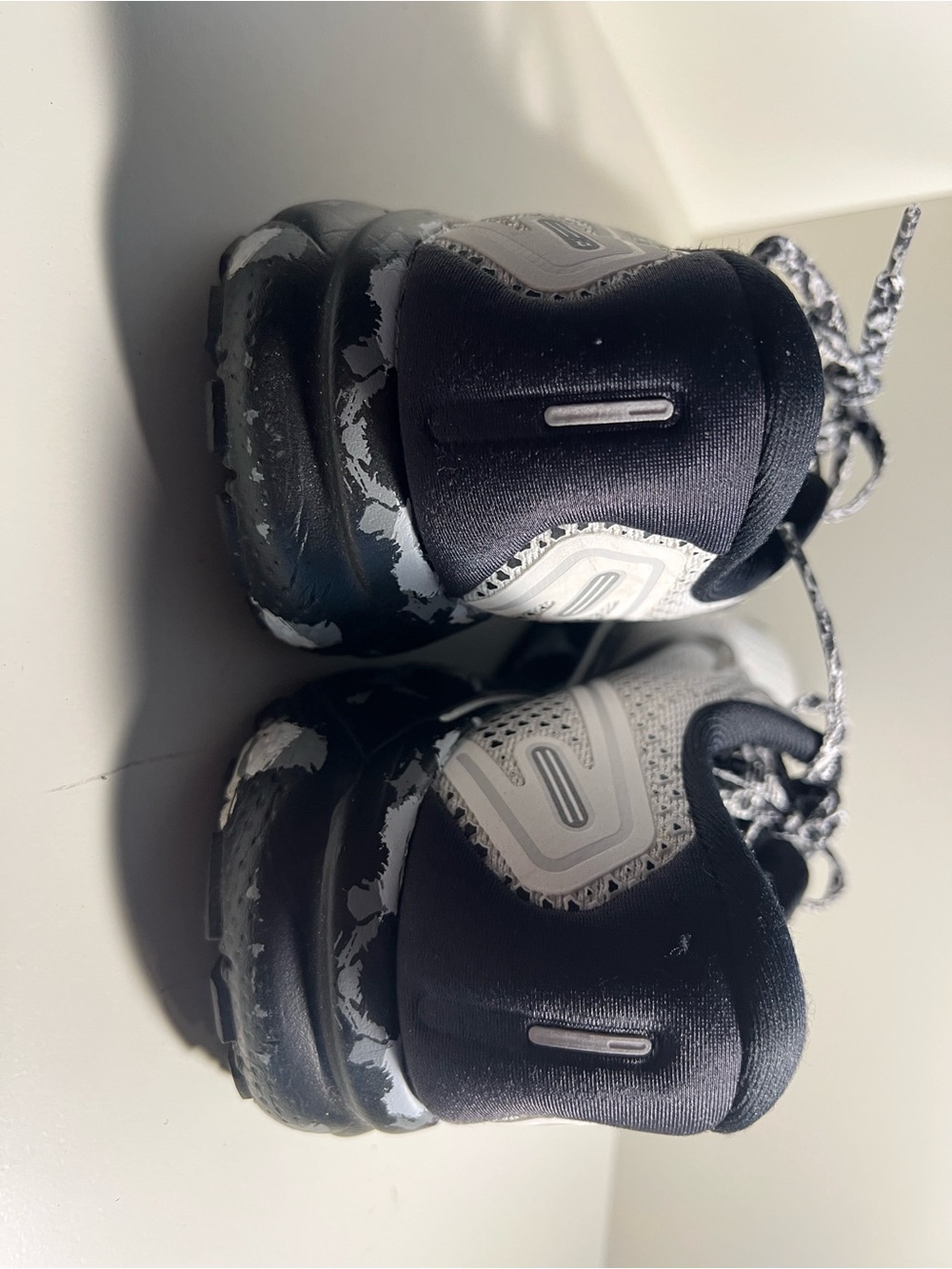 Brooks Women’s Black Athletic Running Shoes - Picture 6 of 7